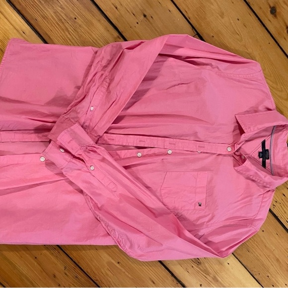 4 Tommy Hilfiger Blouses and Shirt - Picture 9 of 10